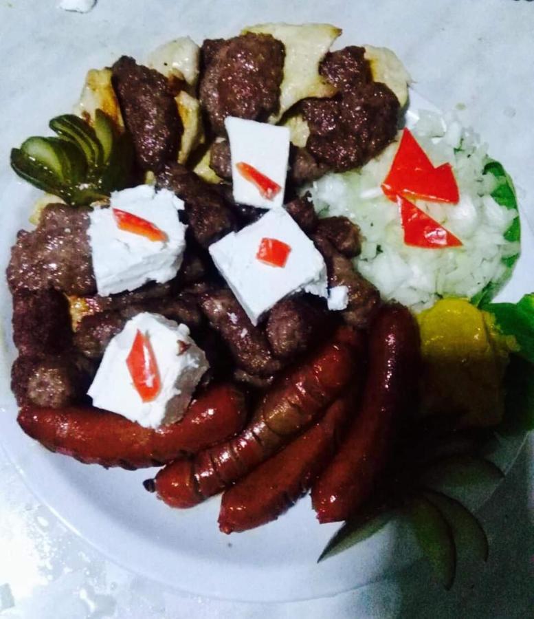 Bed And Breakfast Vila Lala ยาโฮรินา ภายนอก รูปภาพ