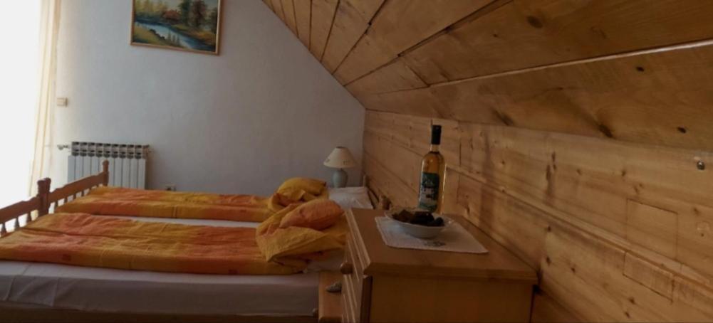 Bed And Breakfast Vila Lala ยาโฮรินา ภายนอก รูปภาพ