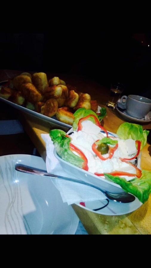 Bed And Breakfast Vila Lala ยาโฮรินา ภายนอก รูปภาพ