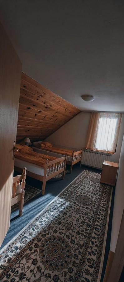 Bed And Breakfast Vila Lala ยาโฮรินา ภายนอก รูปภาพ