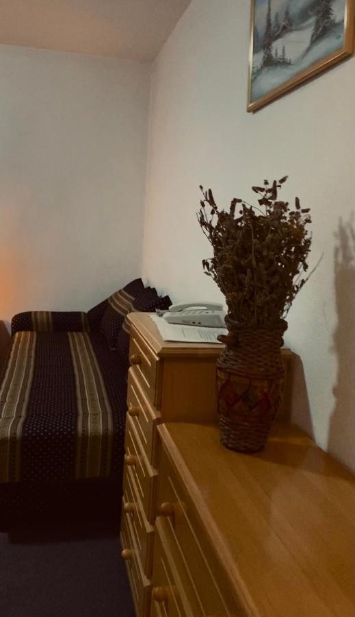 Bed And Breakfast Vila Lala ยาโฮรินา ภายนอก รูปภาพ