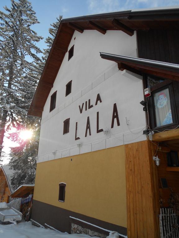 Bed And Breakfast Vila Lala ยาโฮรินา ภายนอก รูปภาพ